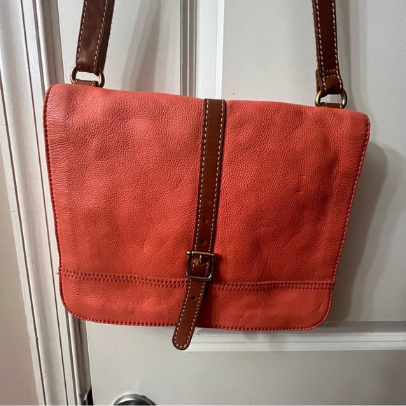 FOSSIL CORAL ADJUSTABLE STRAP MULTI POCKET SNAP CLOSE CROSSBODY BAG - Picture 5 of 9